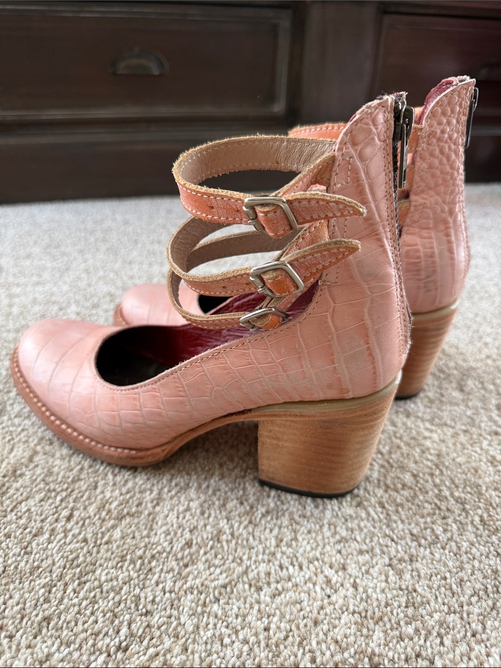 Freebird pink crocodile heeled with straps - Picture 6 of 8